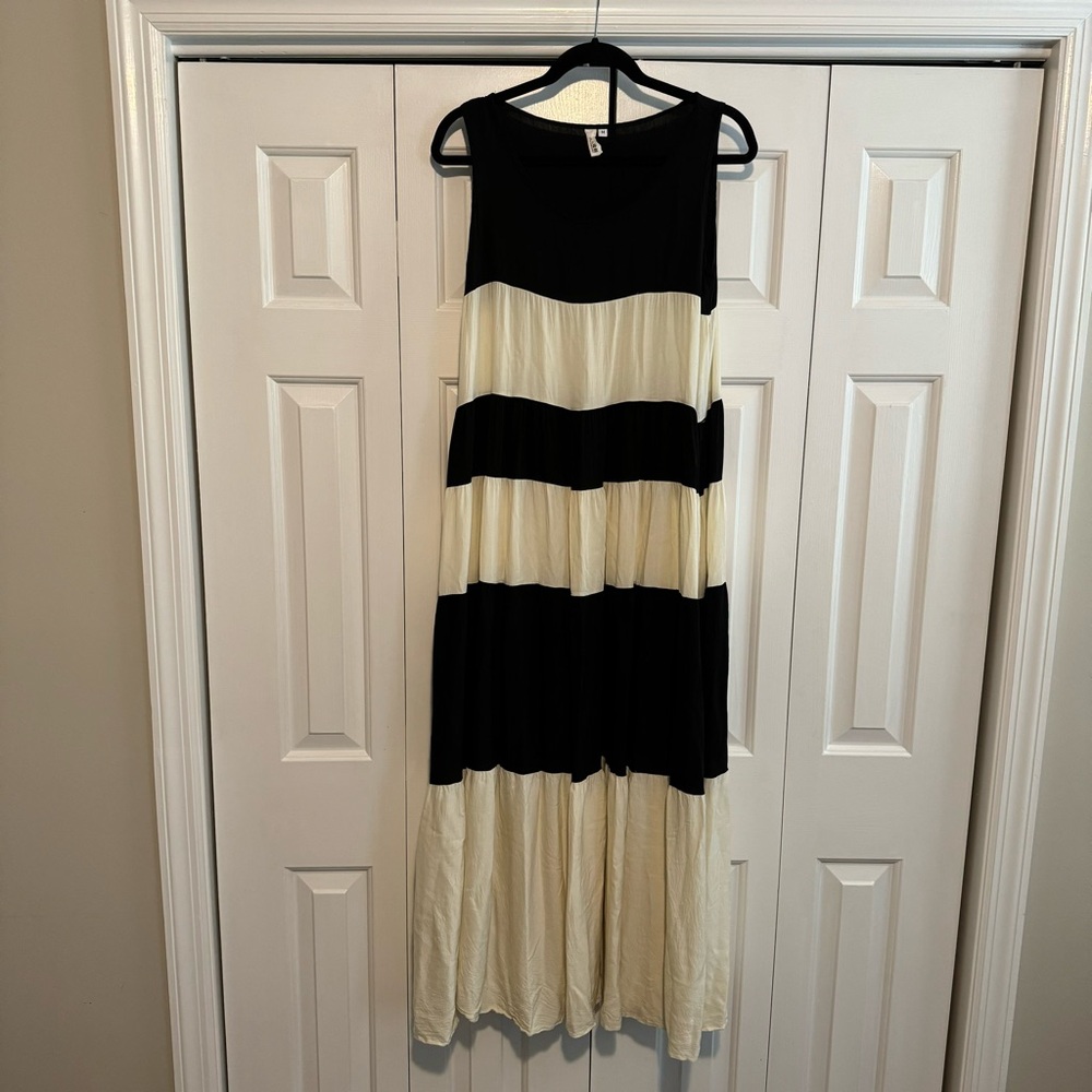 Black and cream lightweight striped summer holiday sleeveless maxi dress Size M